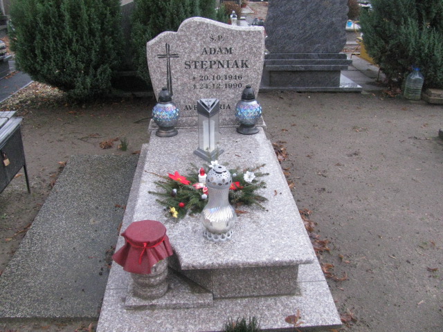 Grób Adam Stępniak