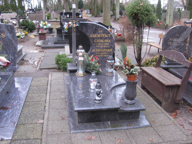 Grób Aleksander Adamowski